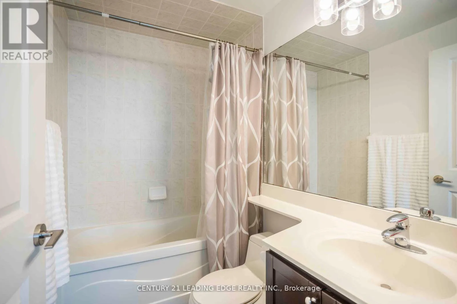 2607 - 80 ABSOLUTE AVENUE