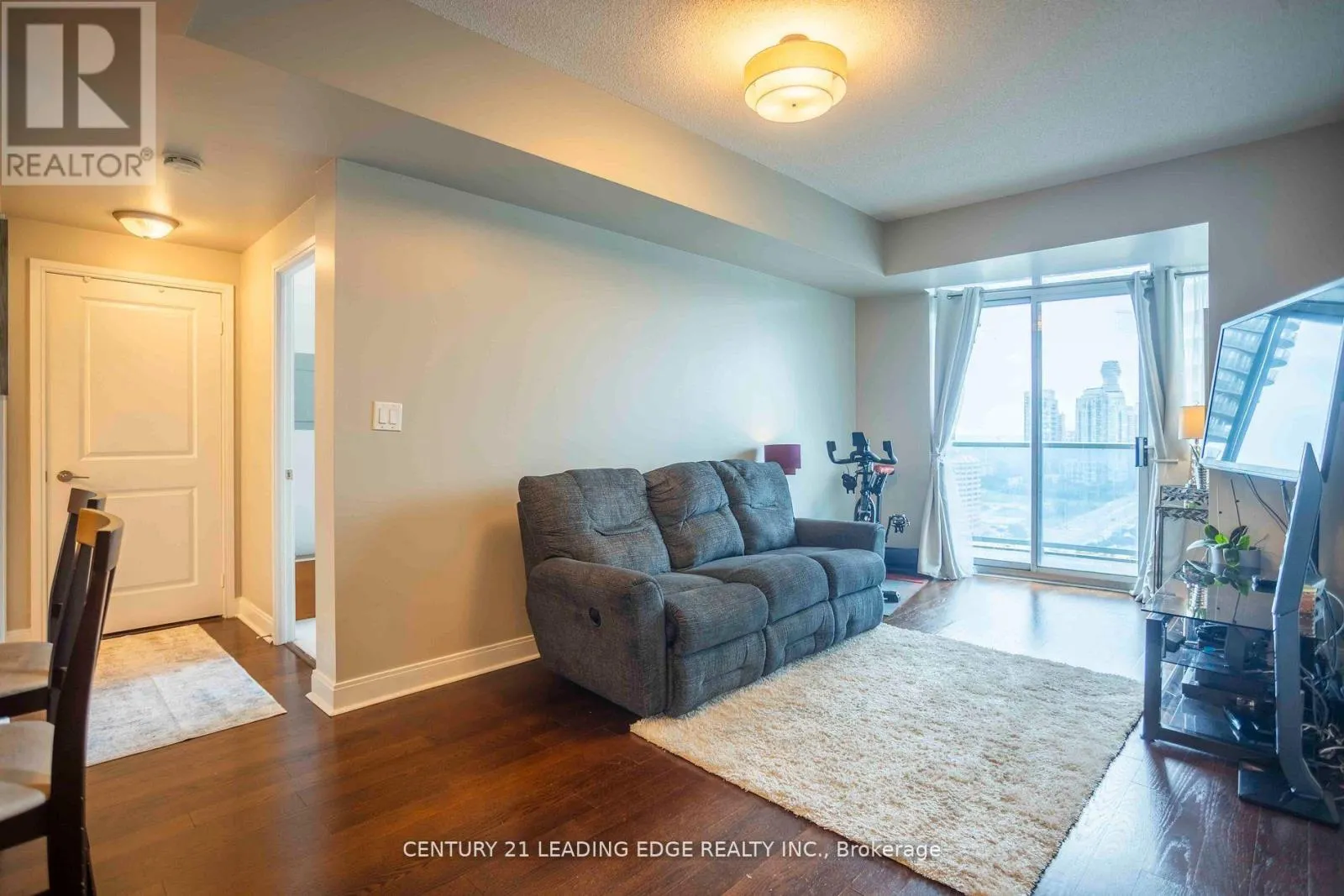 2607 - 80 ABSOLUTE AVENUE
