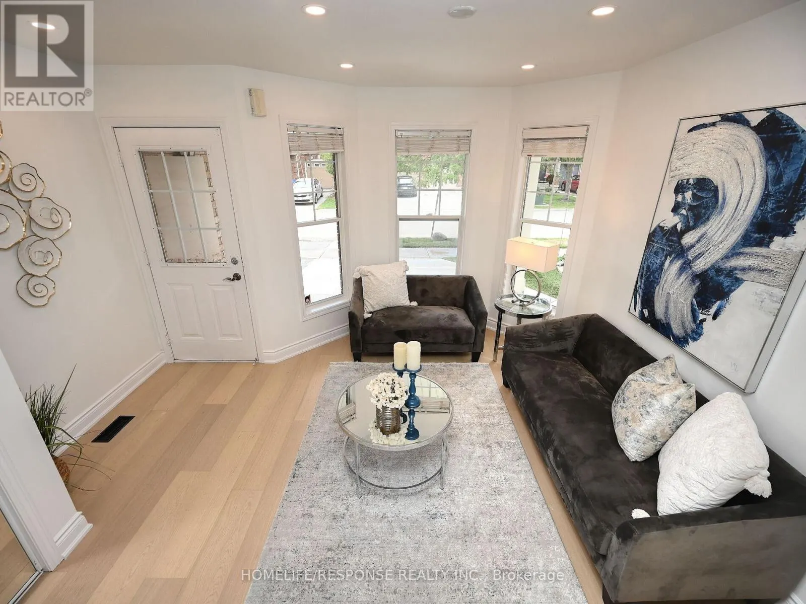 1119 KELLY GATE