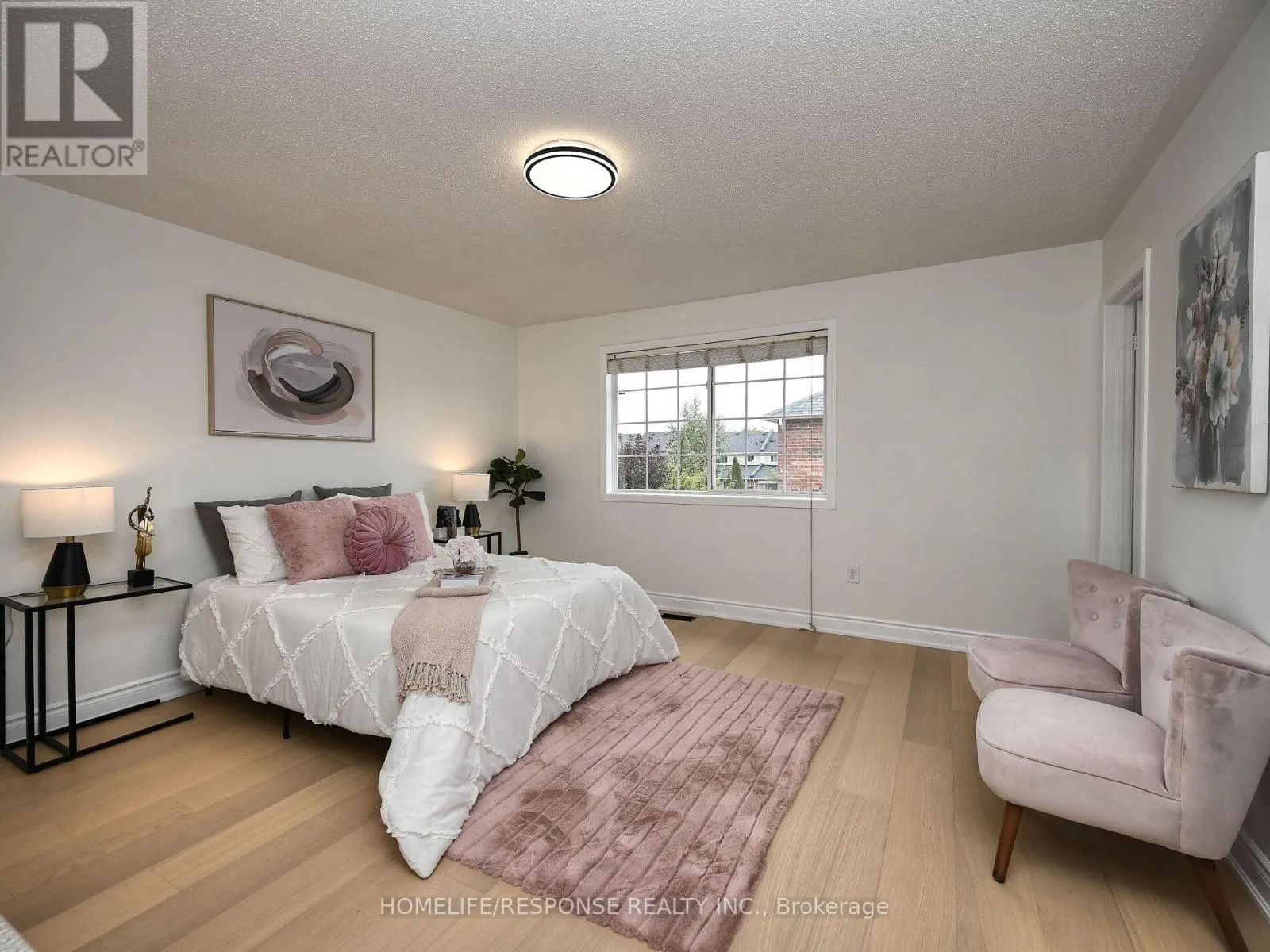 1119 KELLY GATE