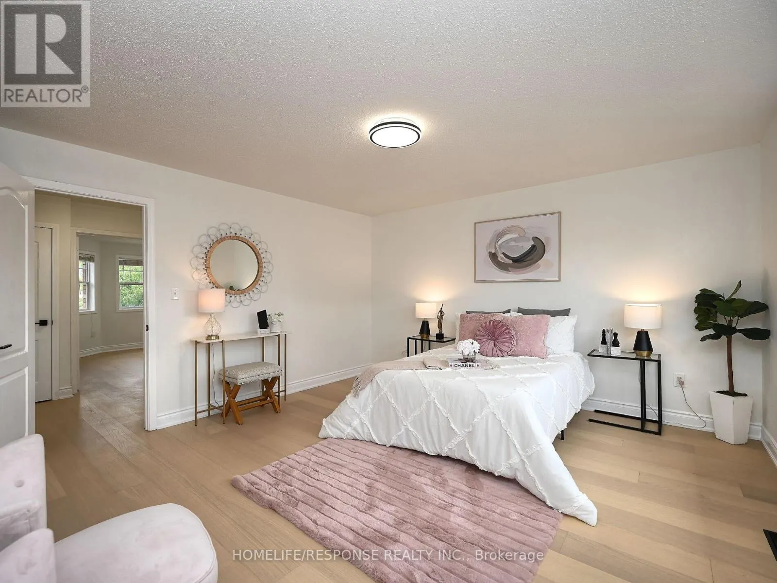 1119 KELLY GATE