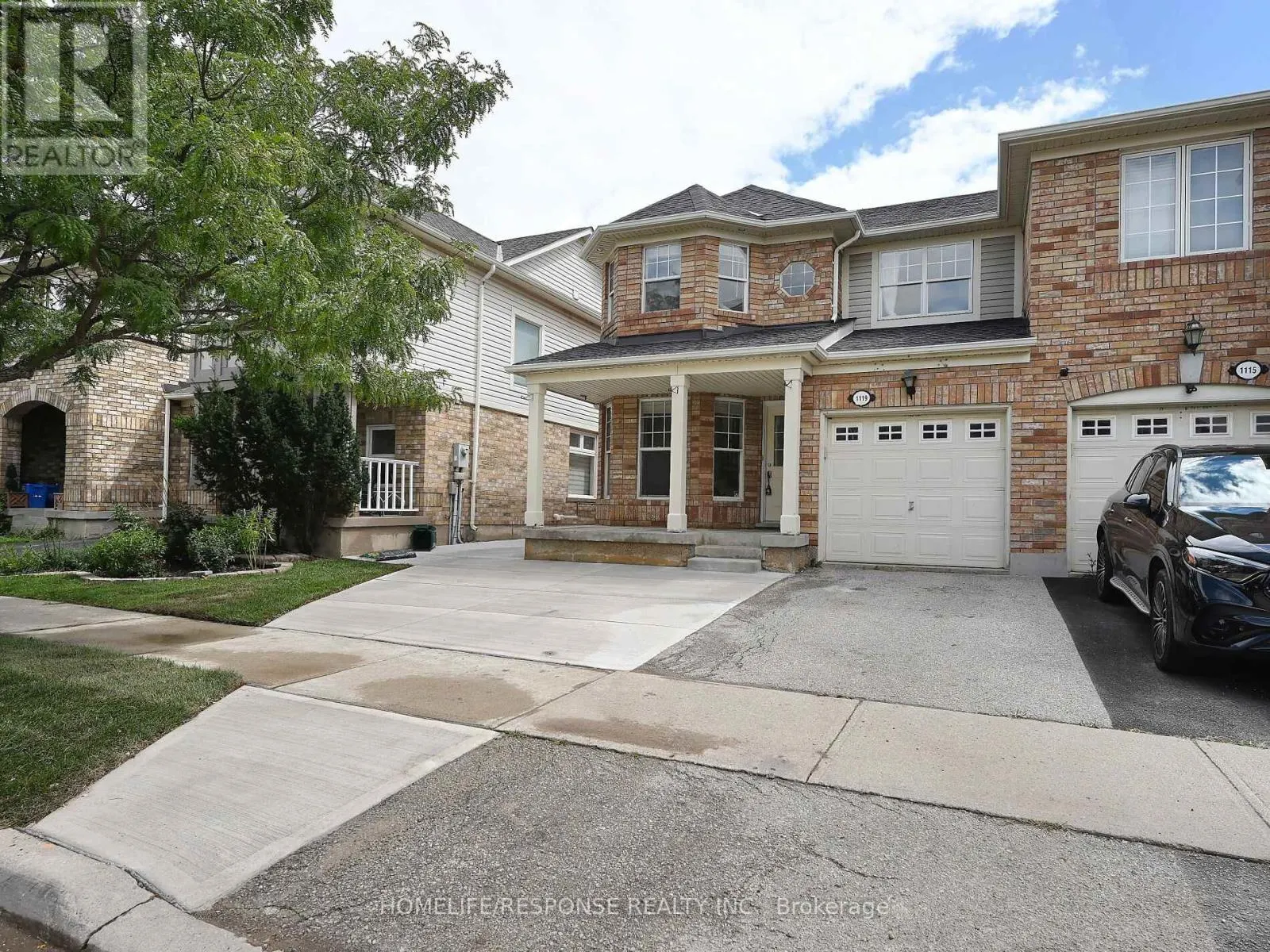 1119 KELLY GATE