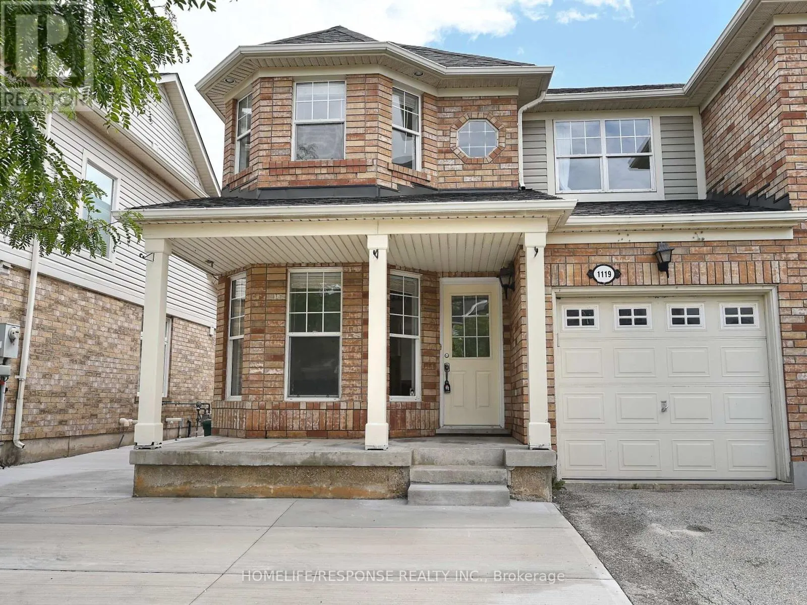 1119 KELLY GATE