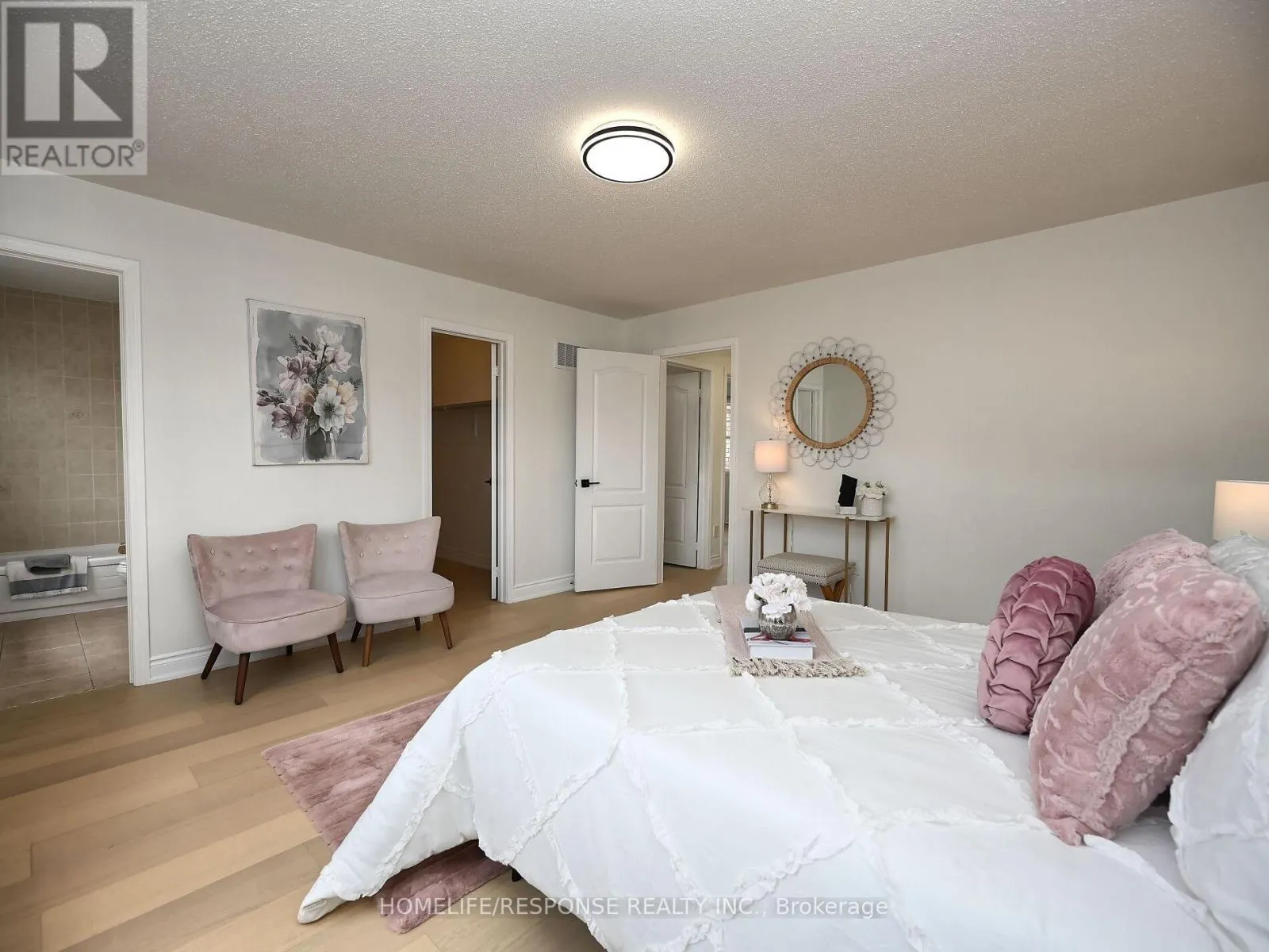 1119 KELLY GATE