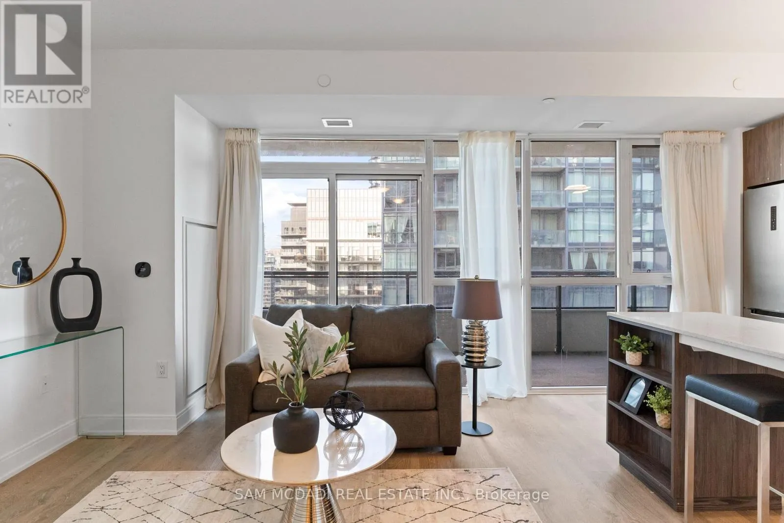 1405 - 65 ANNIE CRAIG DRIVE