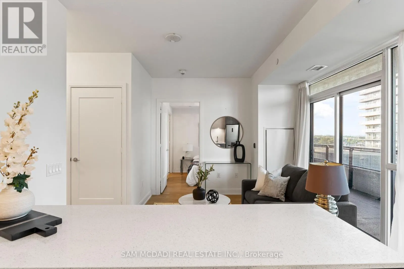 1405 - 65 ANNIE CRAIG DRIVE