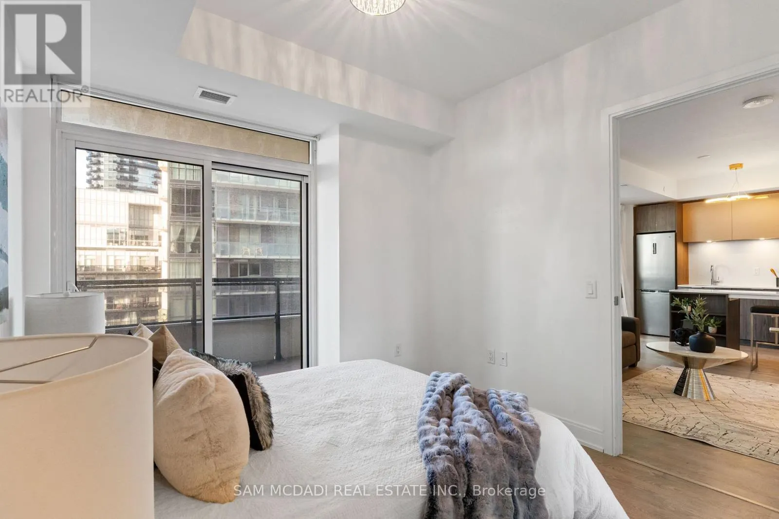 1405 - 65 ANNIE CRAIG DRIVE