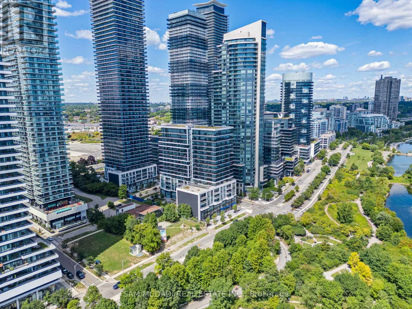 1405 - 65 ANNIE CRAIG DRIVE