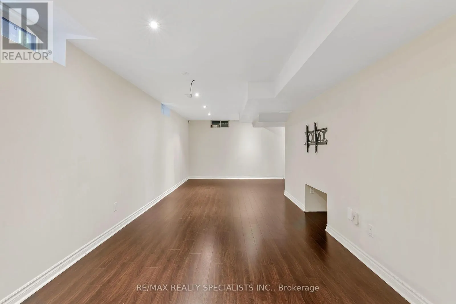 3265 PAUL HENDERSON DRIVE
