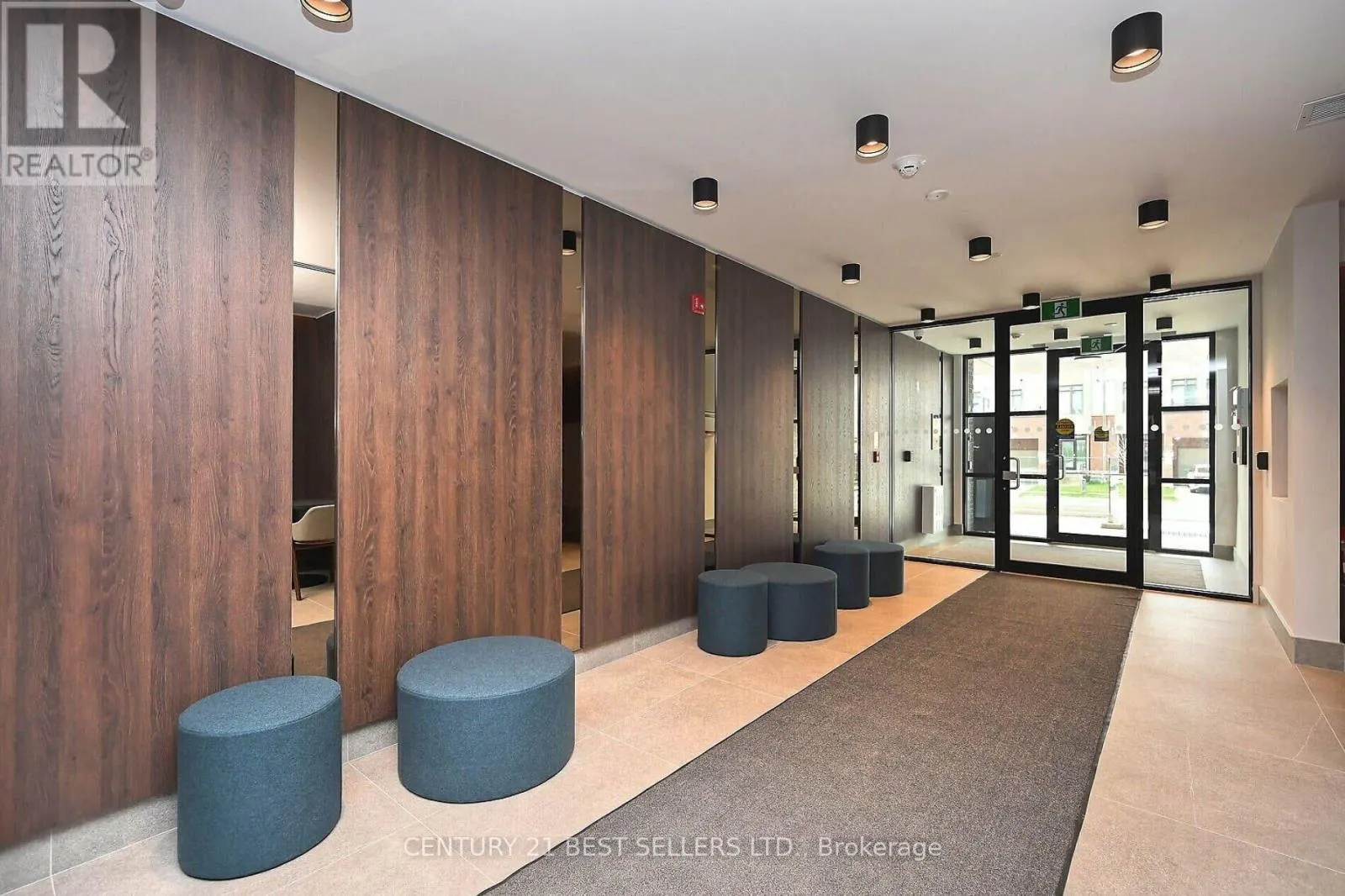 510 - 1440 CLARRIAGE COURT