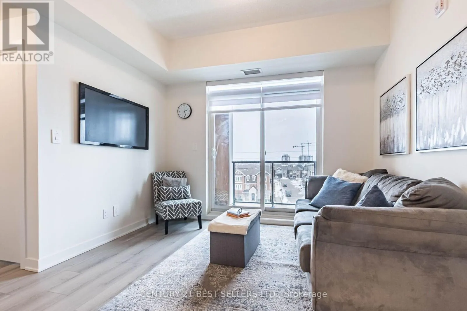 510 - 1440 CLARRIAGE COURT