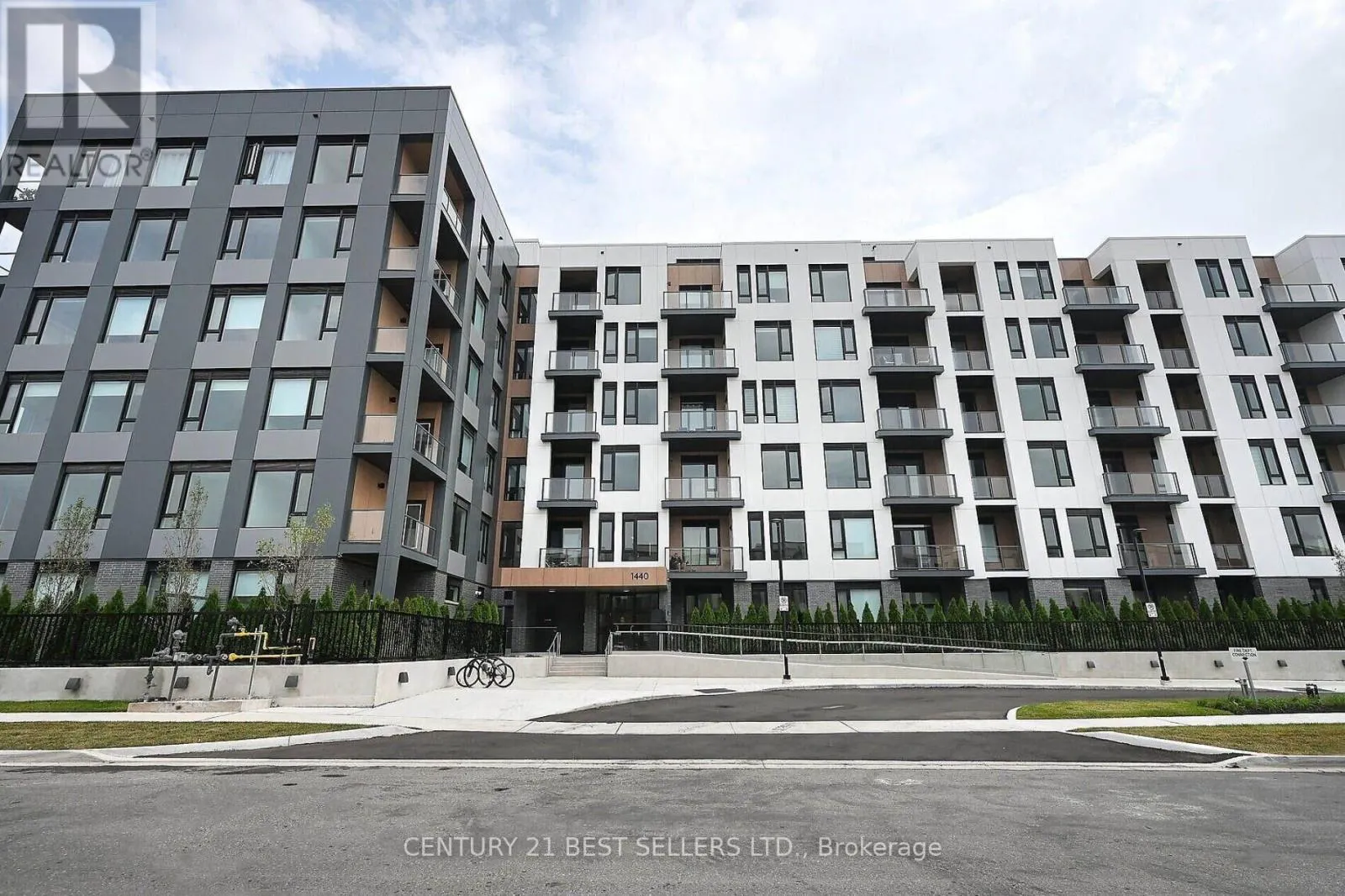 510 - 1440 CLARRIAGE COURT