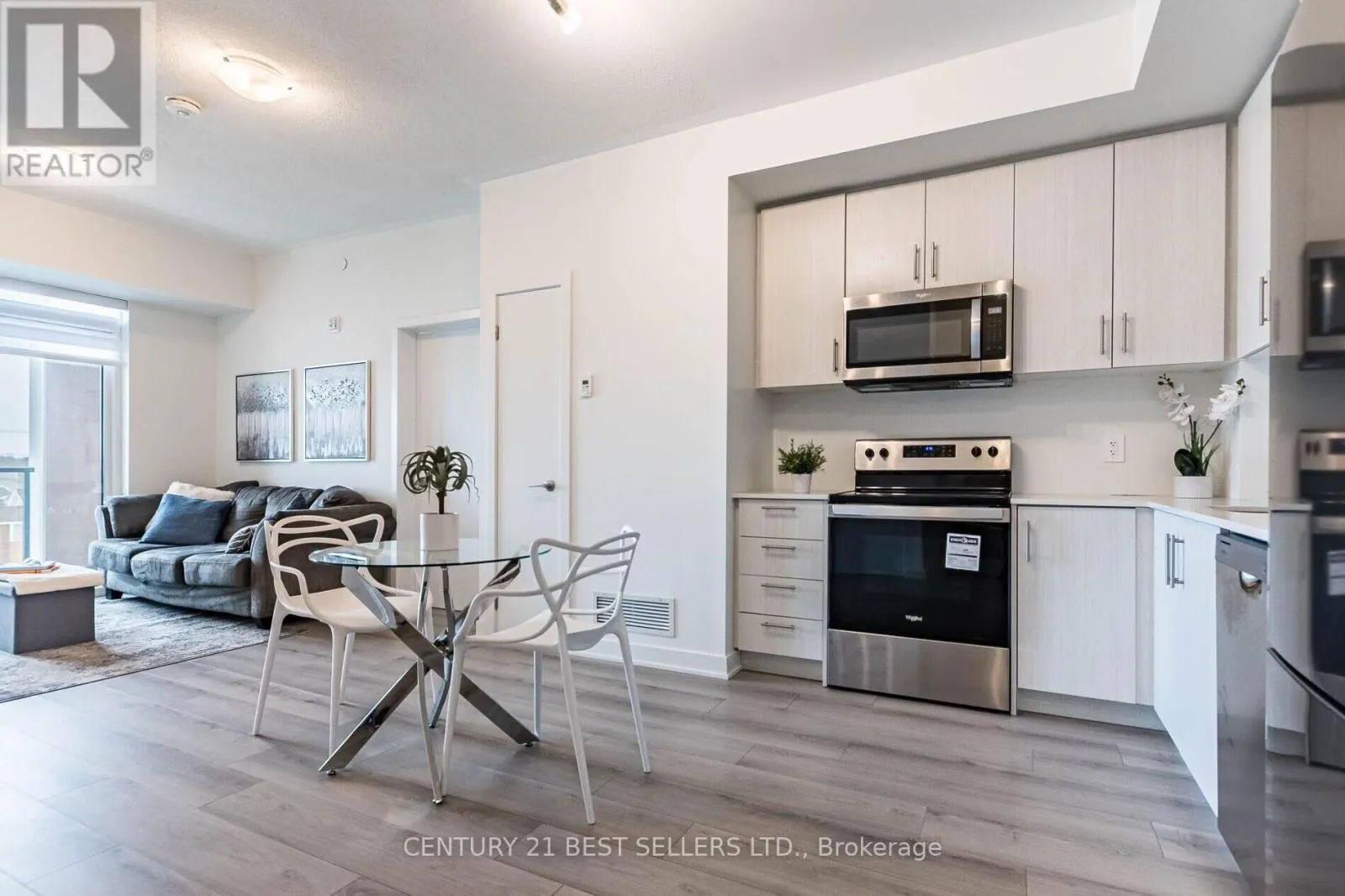 510 - 1440 CLARRIAGE COURT