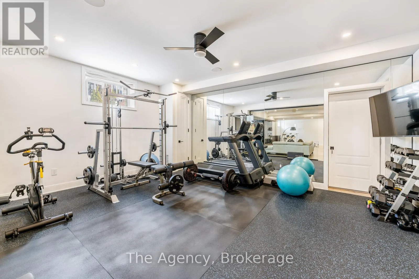 3 - 2265 LAKESHORE ROAD, #3