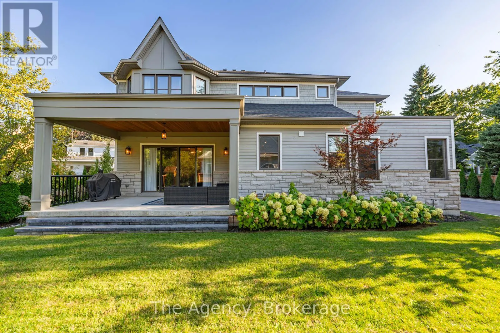 3 - 2265 LAKESHORE ROAD, #3