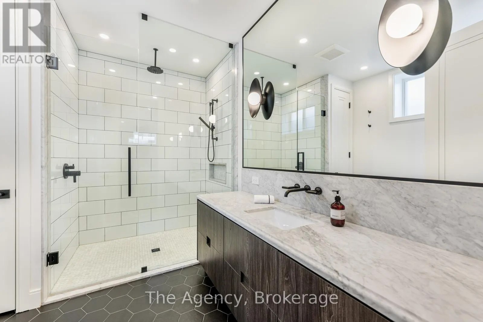3 - 2265 LAKESHORE ROAD, #3