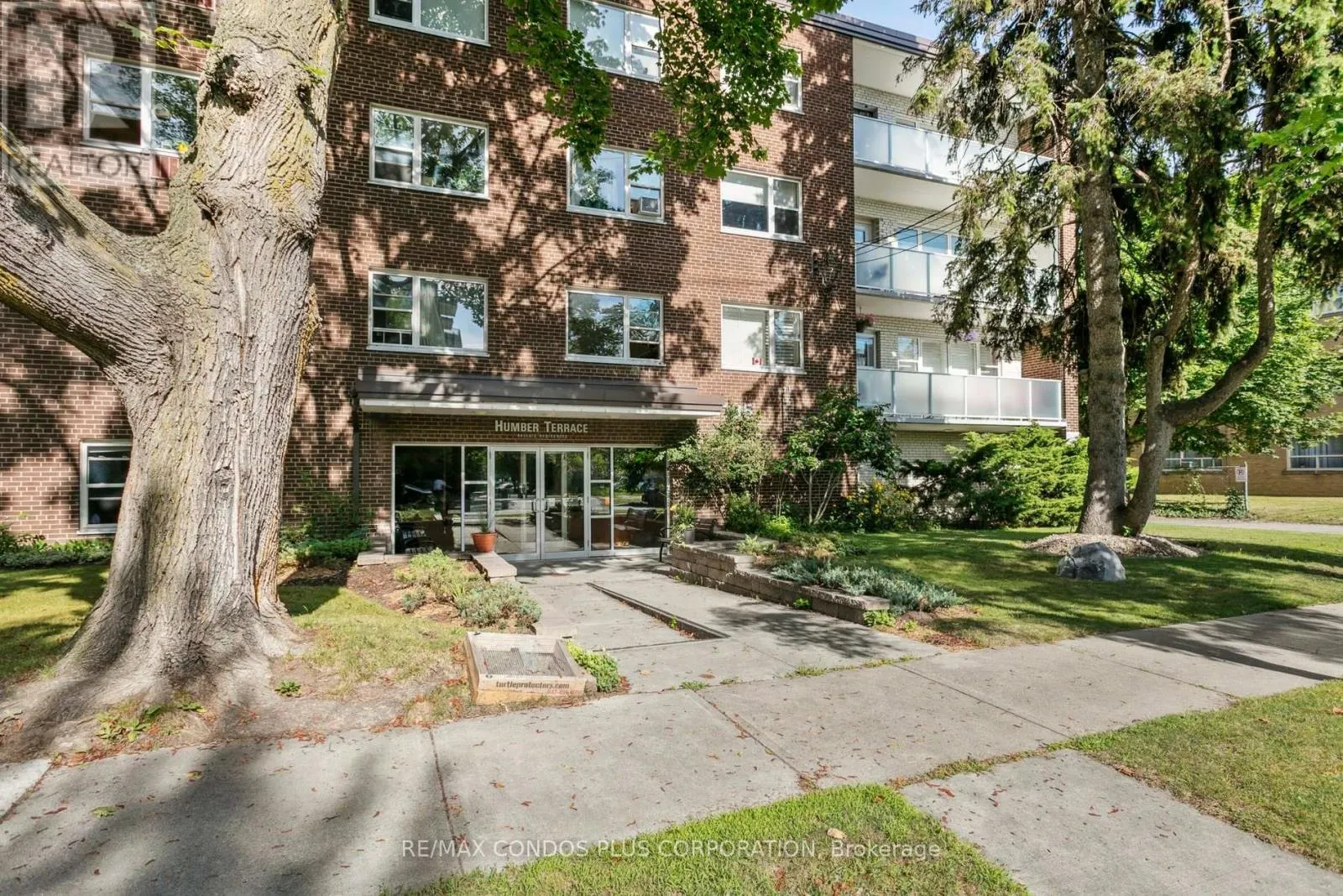 101 - 185 STEPHEN DRIVE