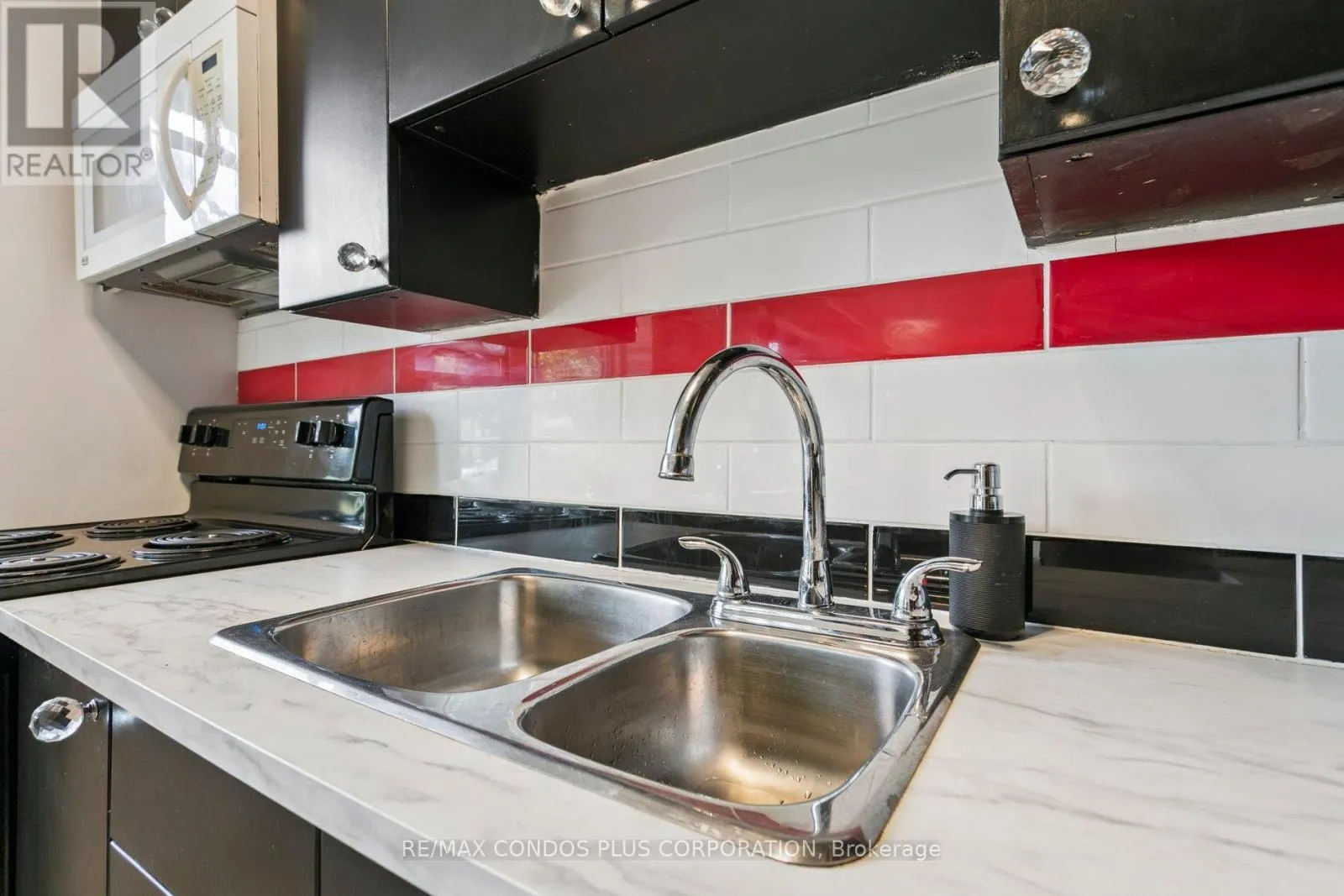 101 - 185 STEPHEN DRIVE