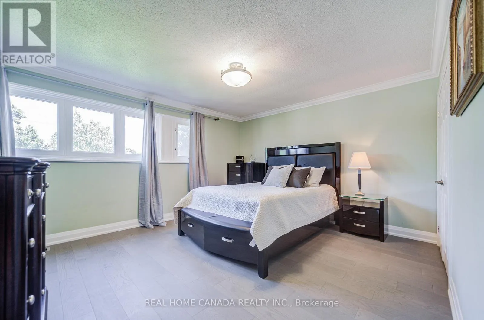 29 ELLESBORO DRIVE