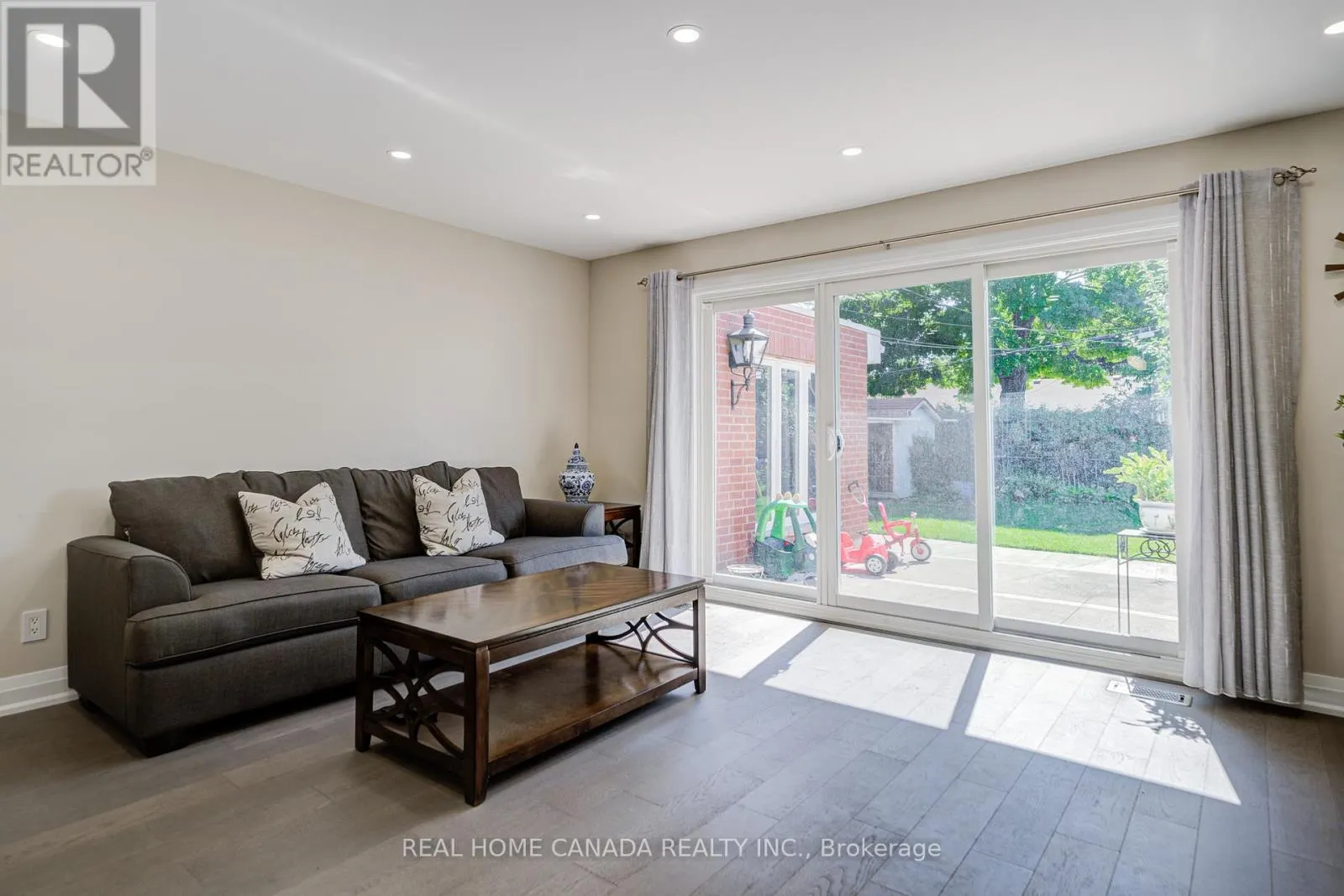 29 ELLESBORO DRIVE