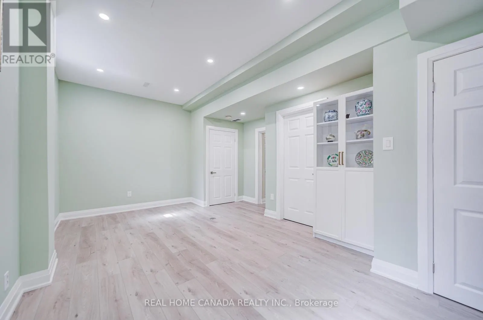 29 ELLESBORO DRIVE