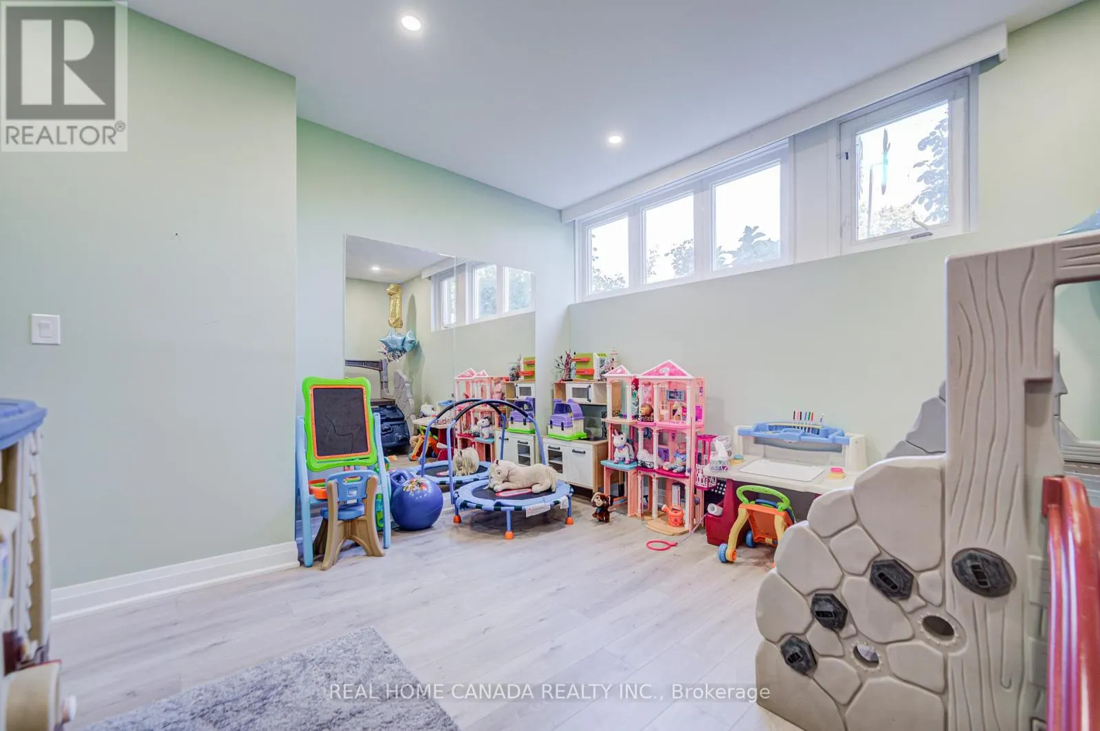 29 ELLESBORO DRIVE