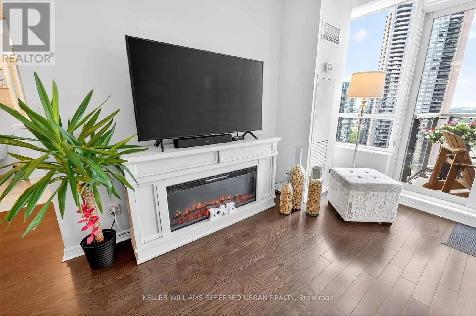 2305 - 15 LEGION ROAD