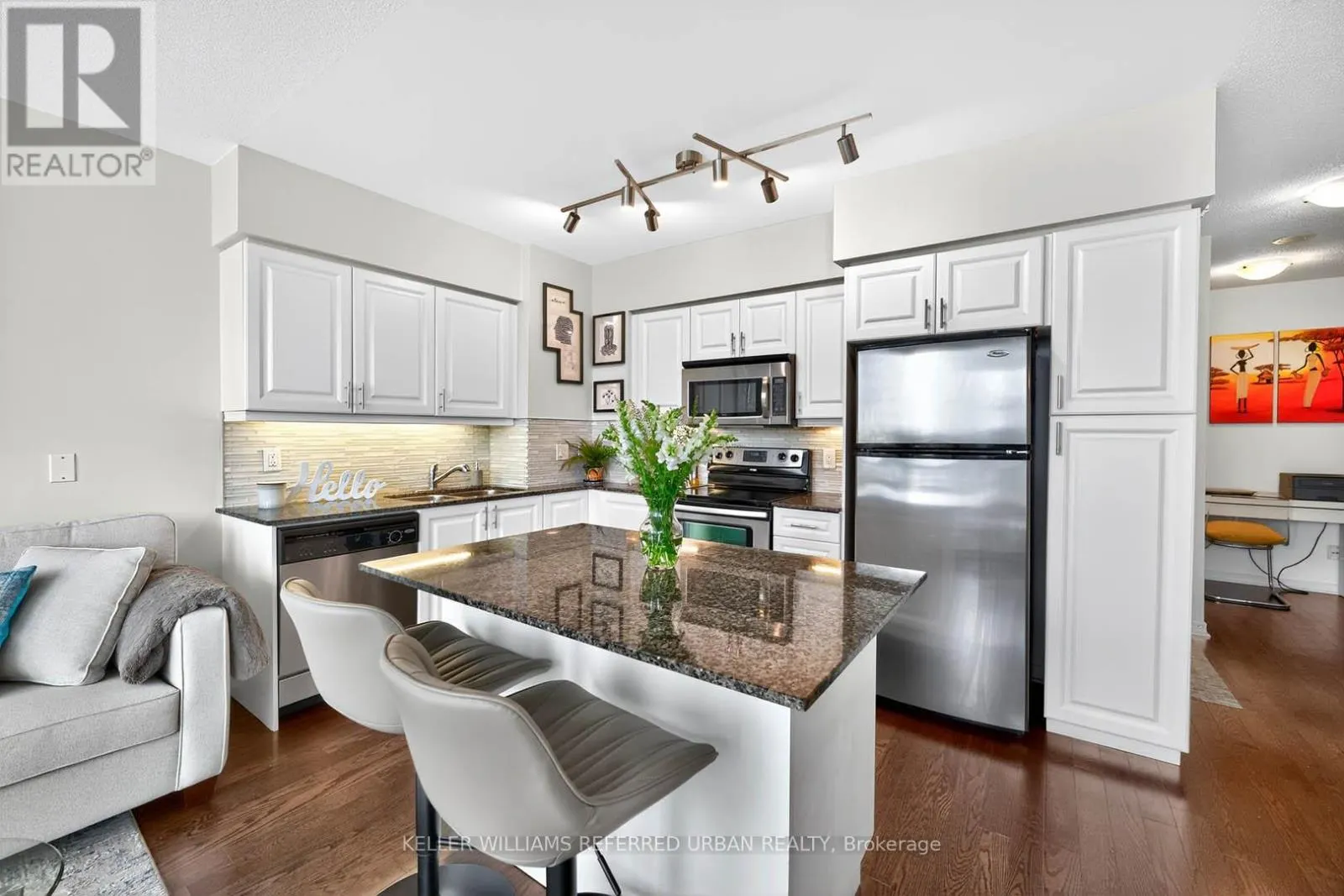 2305 - 15 LEGION ROAD