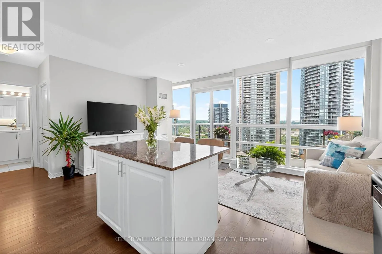 2305 - 15 LEGION ROAD