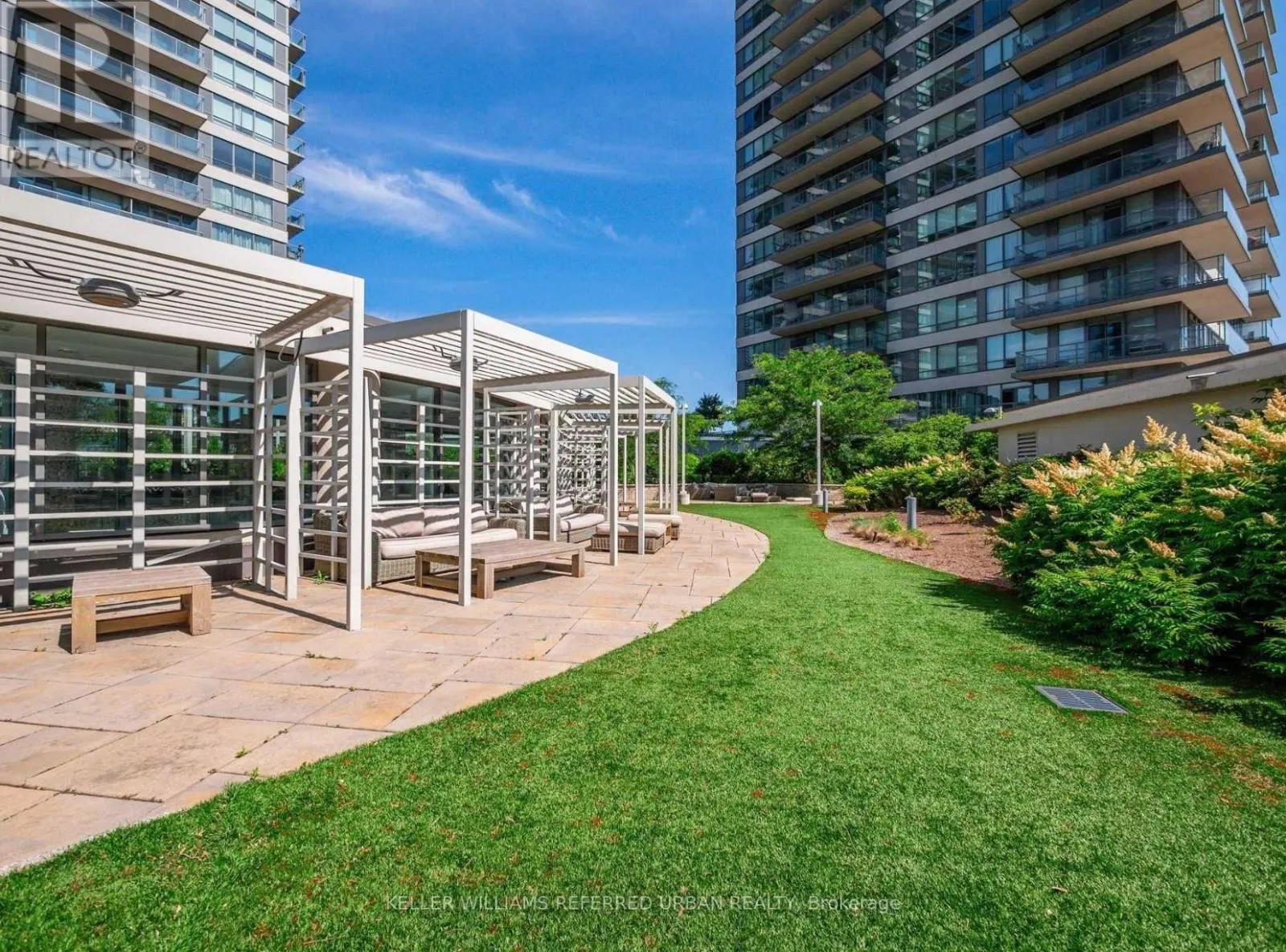 2305 - 15 LEGION ROAD