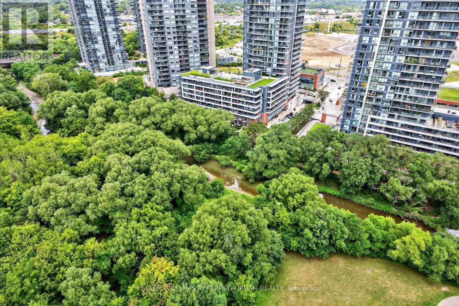 2305 - 15 LEGION ROAD