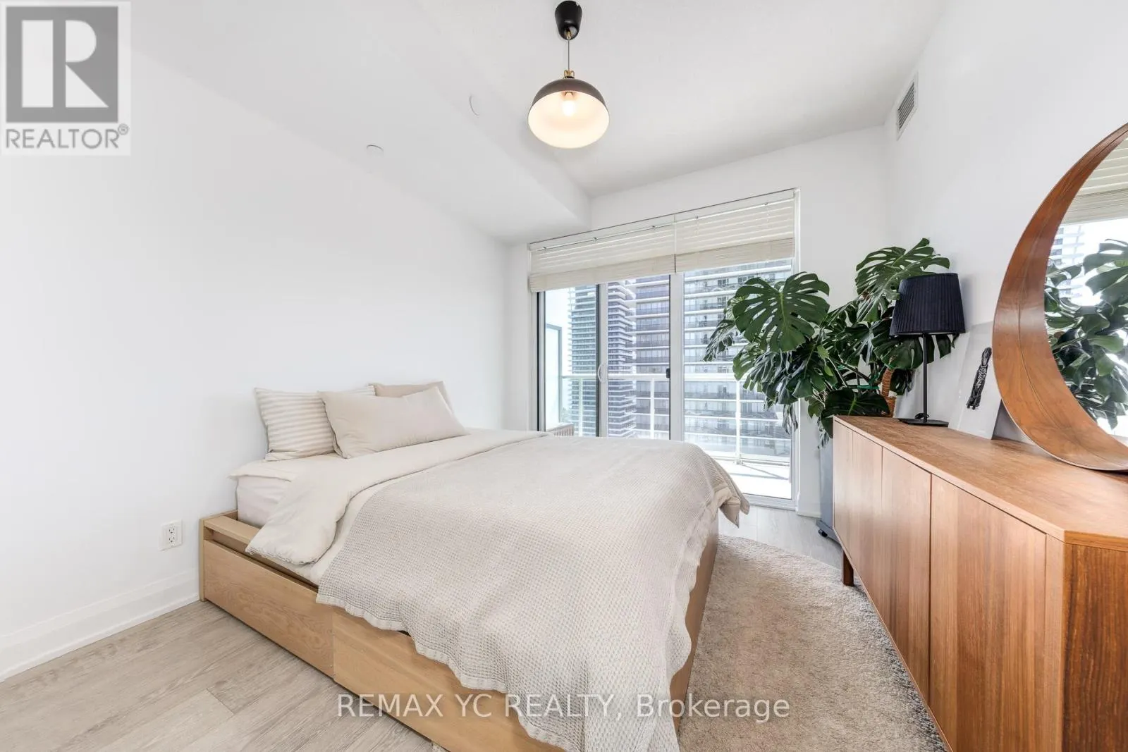 3904 - 56 ANNIE CRAIG DRIVE