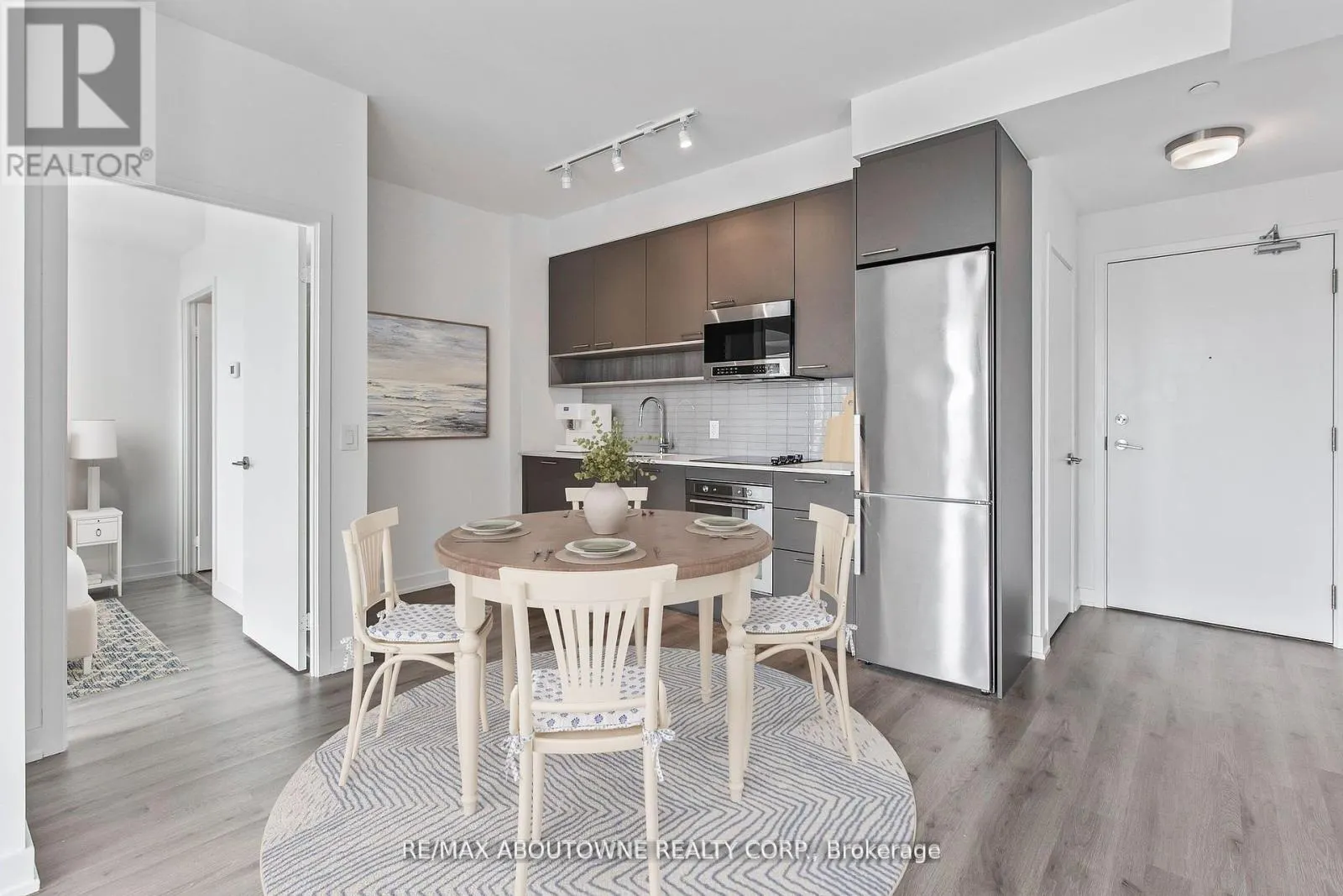 603 - 3005 PINE GLEN ROAD