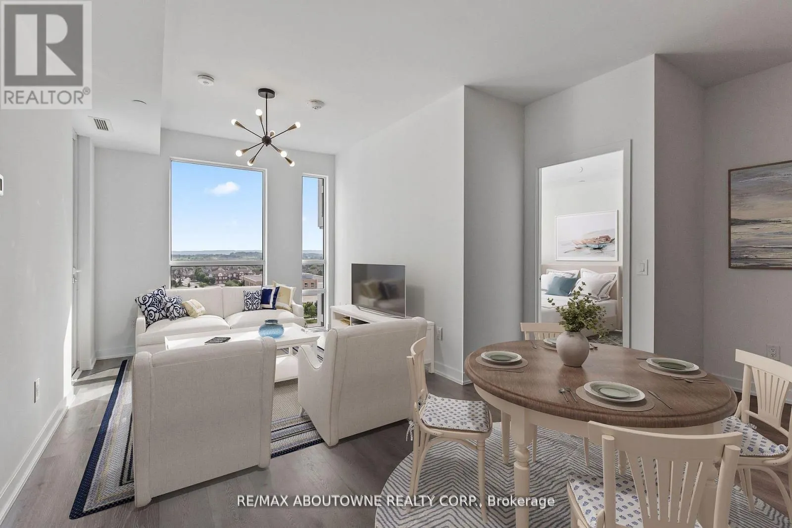 603 - 3005 PINE GLEN ROAD