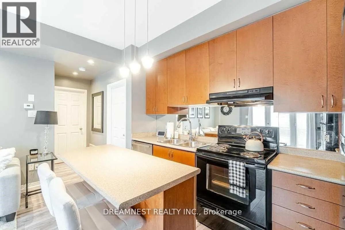 5 - 5005 OSCAR PETERSON BOULEVARD