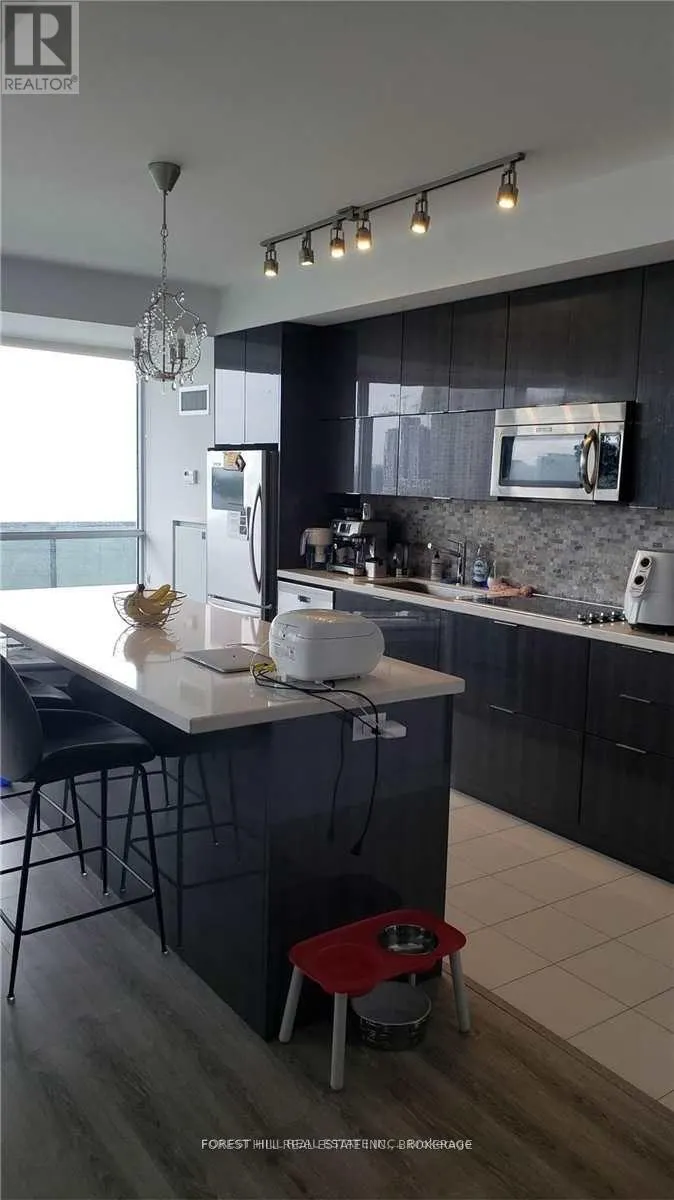 1002 - 80 MARINE PARADE DRIVE