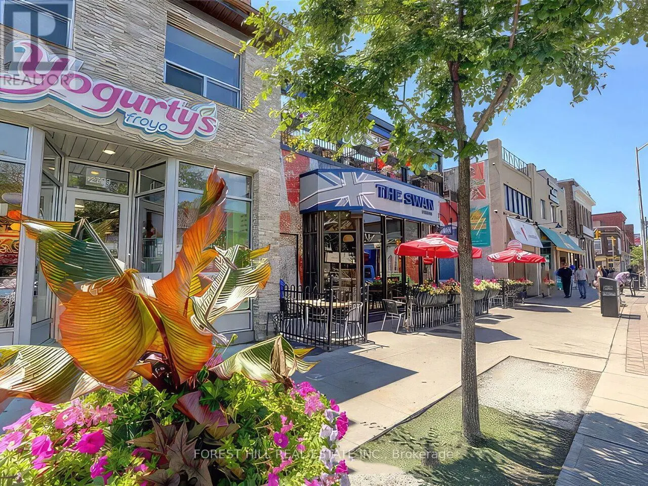 406 - 1990 BLOOR STREET W