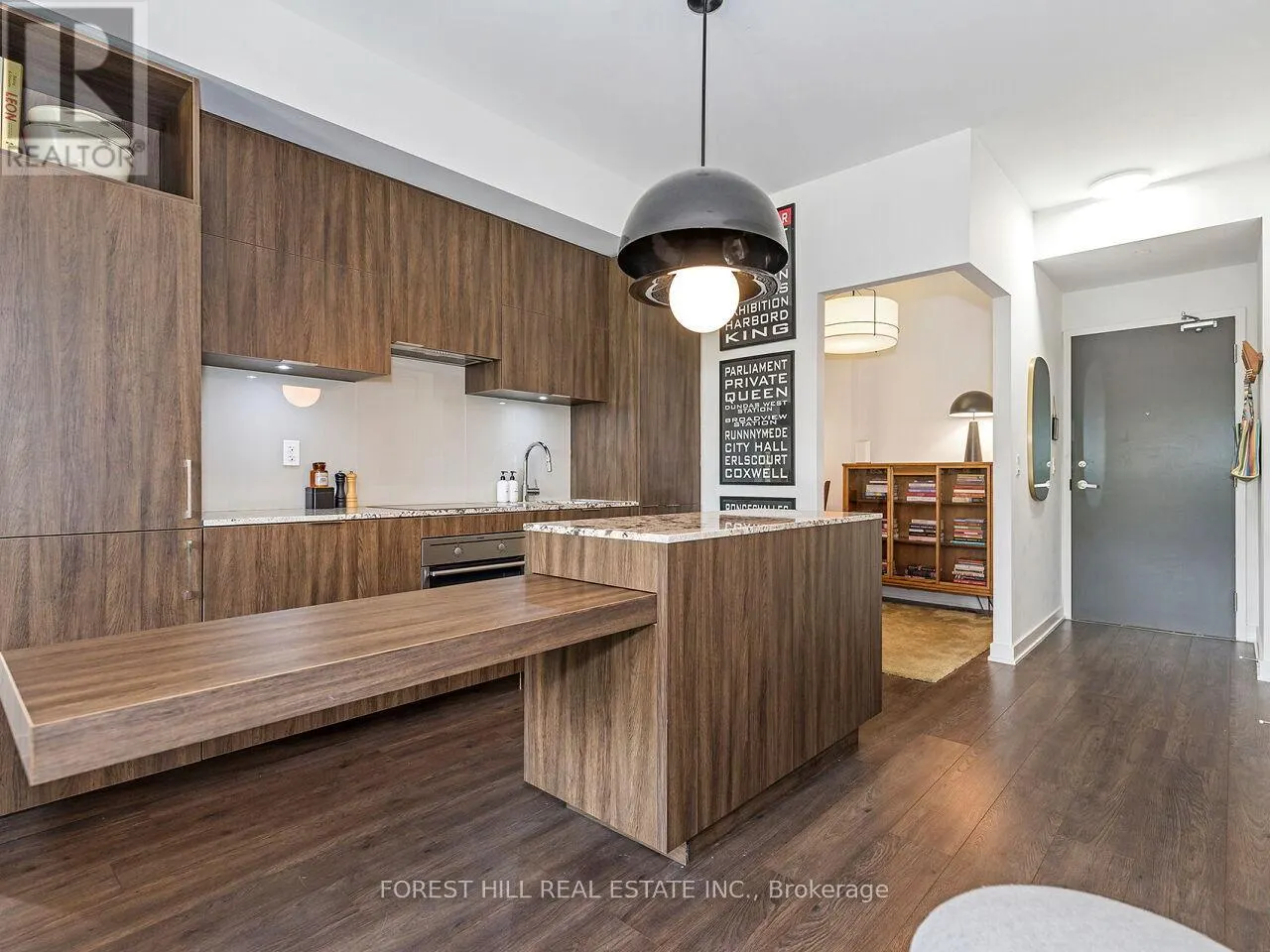 406 - 1990 BLOOR STREET W