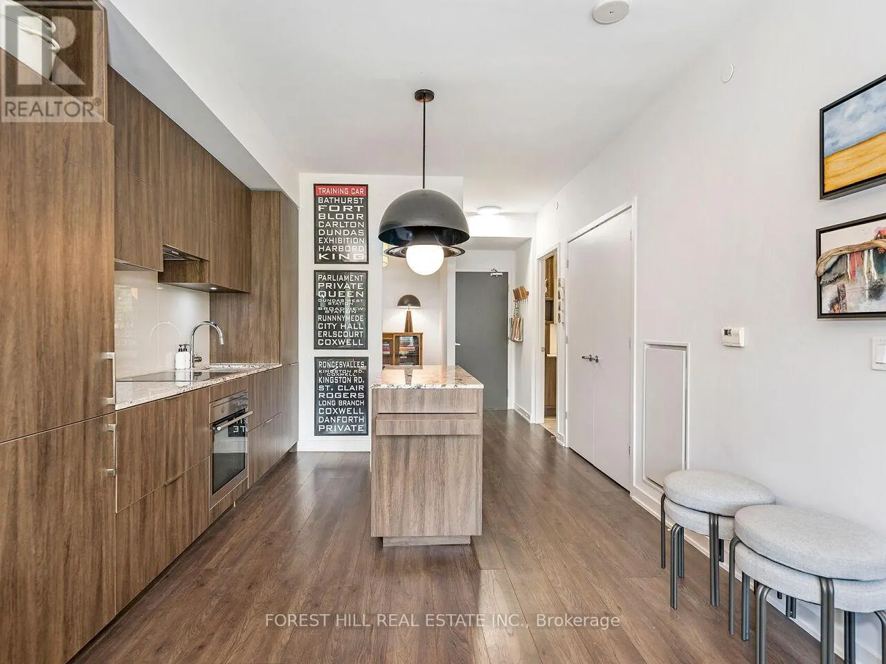 406 - 1990 BLOOR STREET W