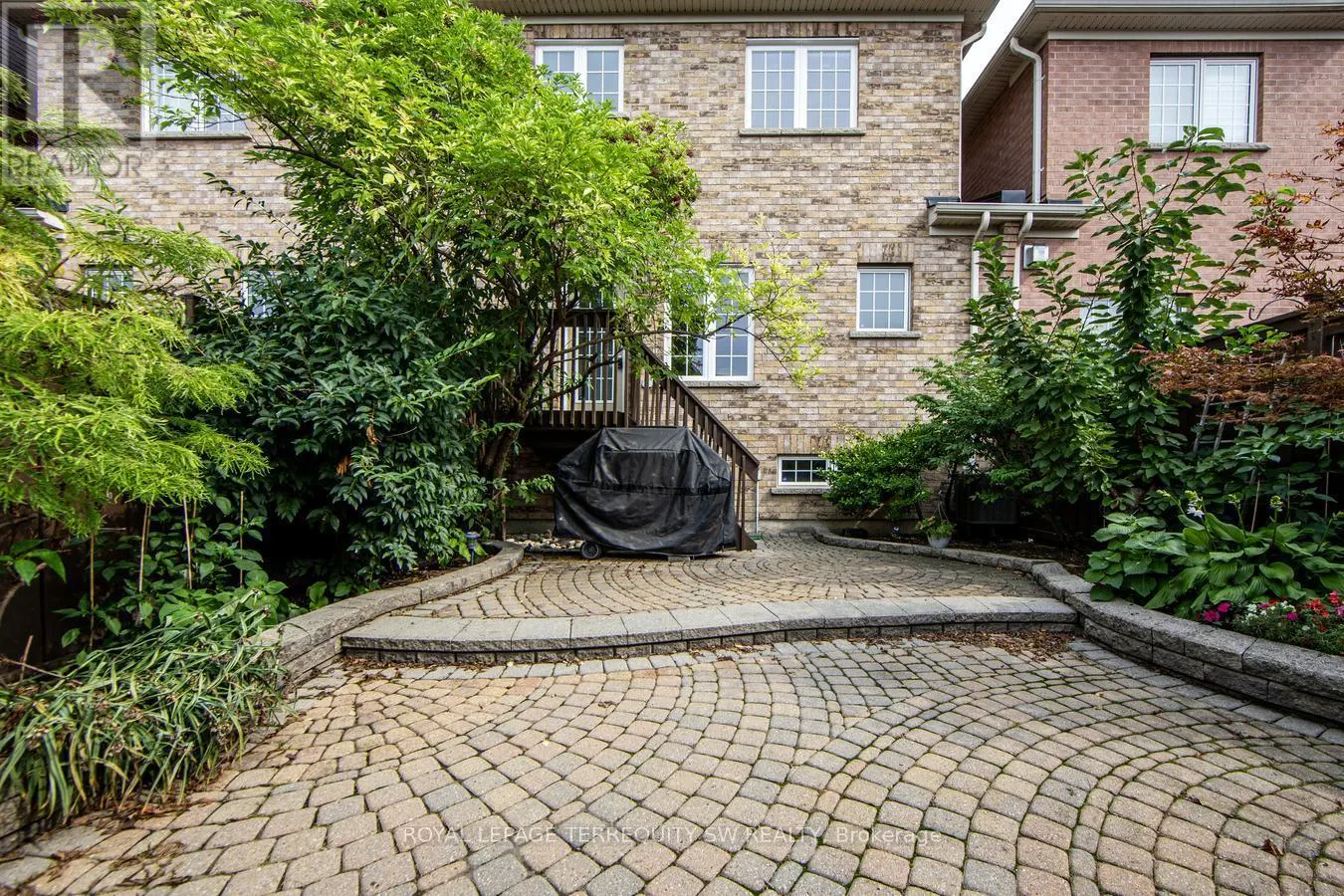 3895 EGLINTON AVENUE W