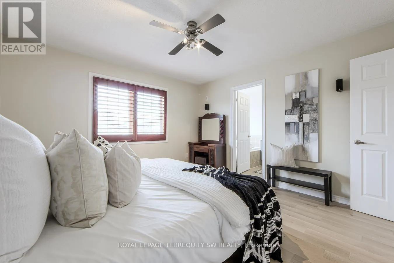 3895 EGLINTON AVENUE W