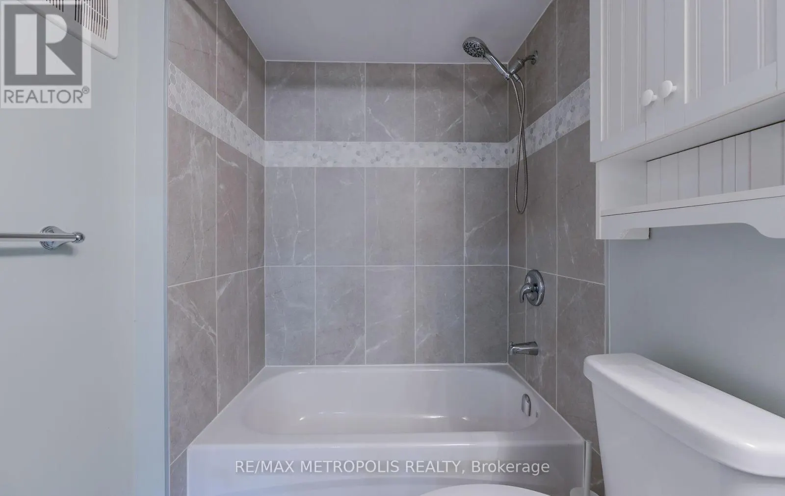 LOWER - 2699 SHERHILL DRIVE