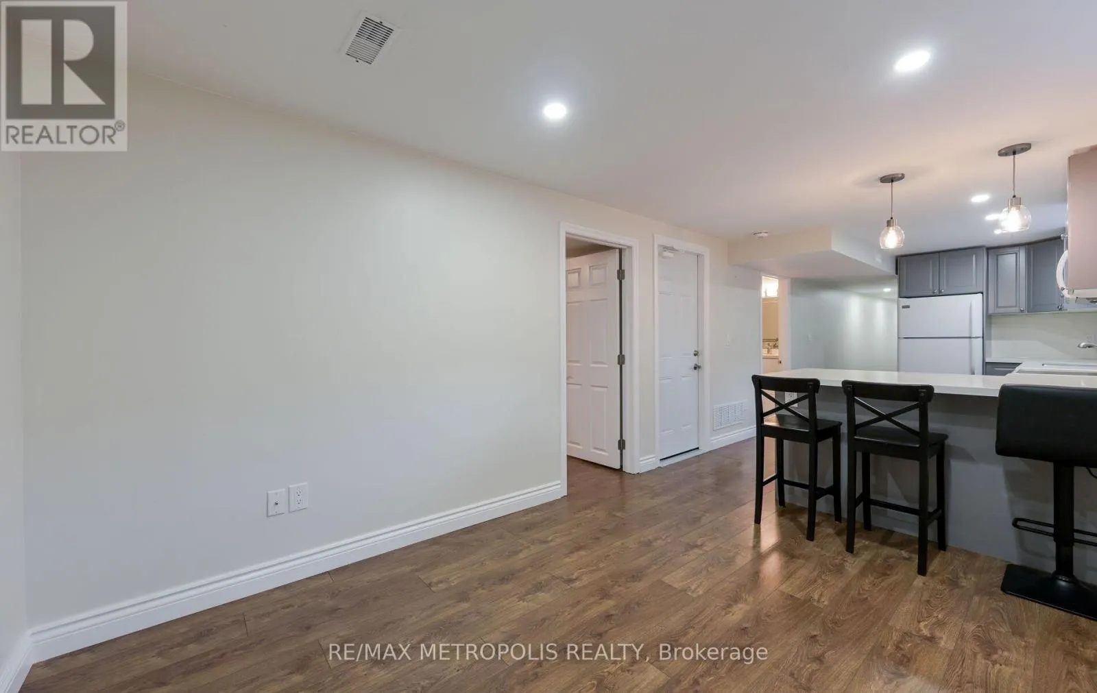 LOWER - 2699 SHERHILL DRIVE