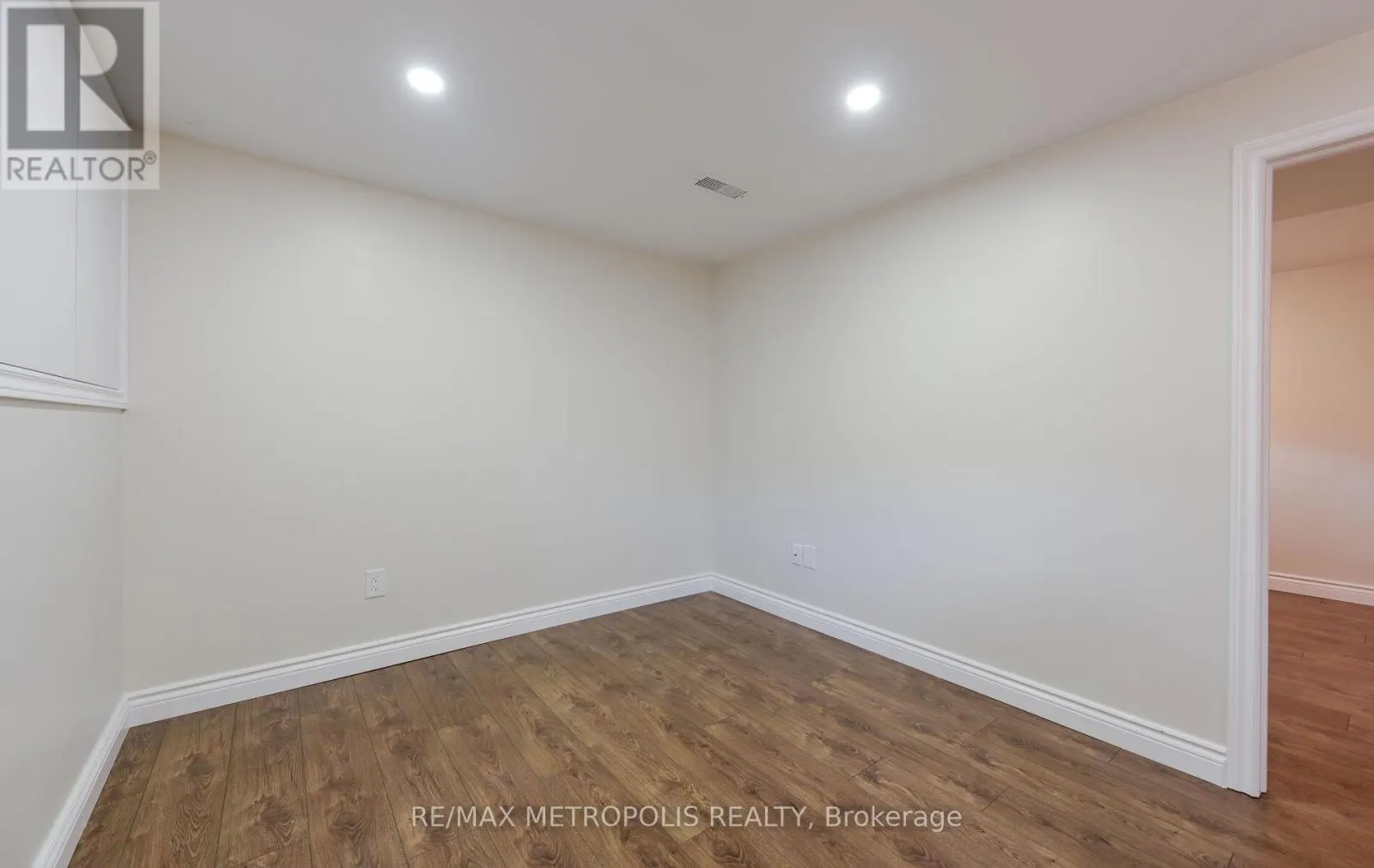 LOWER - 2699 SHERHILL DRIVE