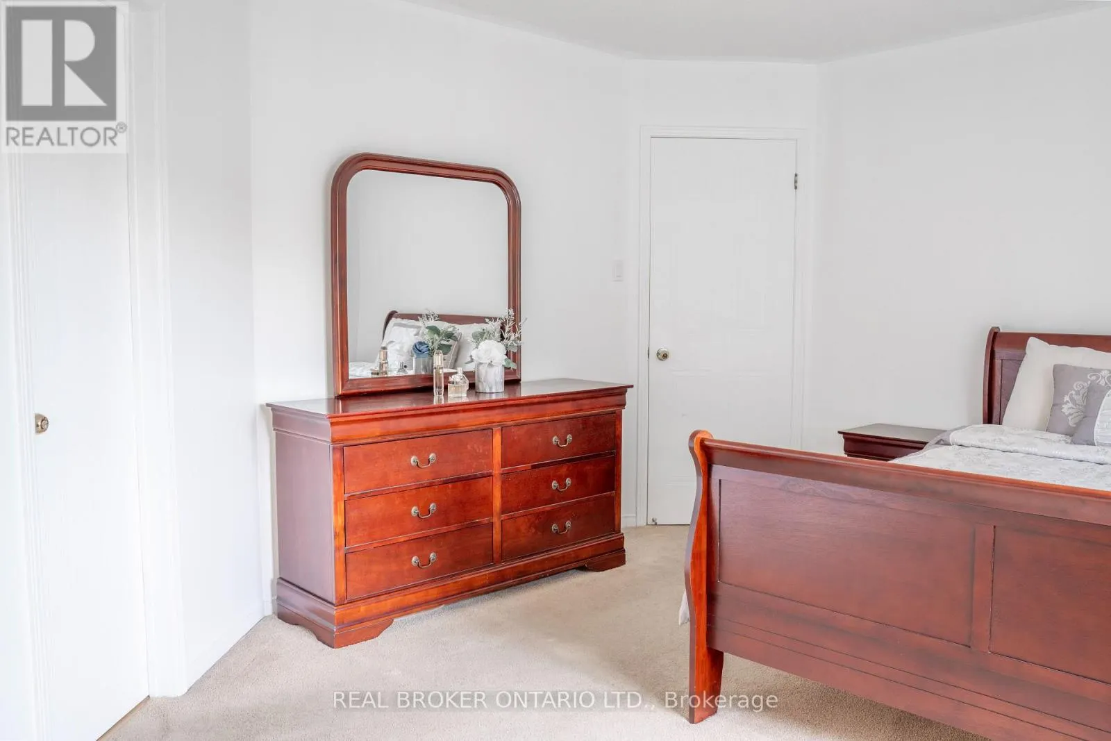 21 VIVIANS CRESCENT