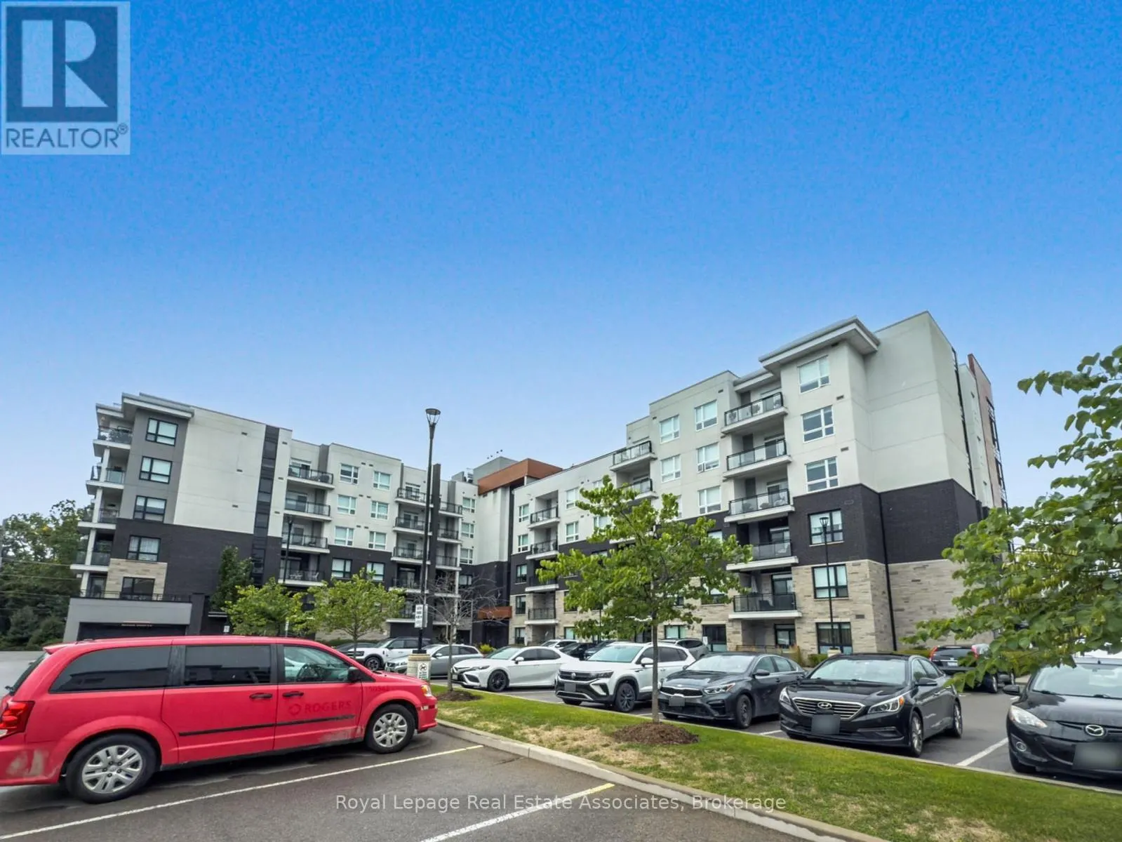 409 - 320 PLAINS ROAD E