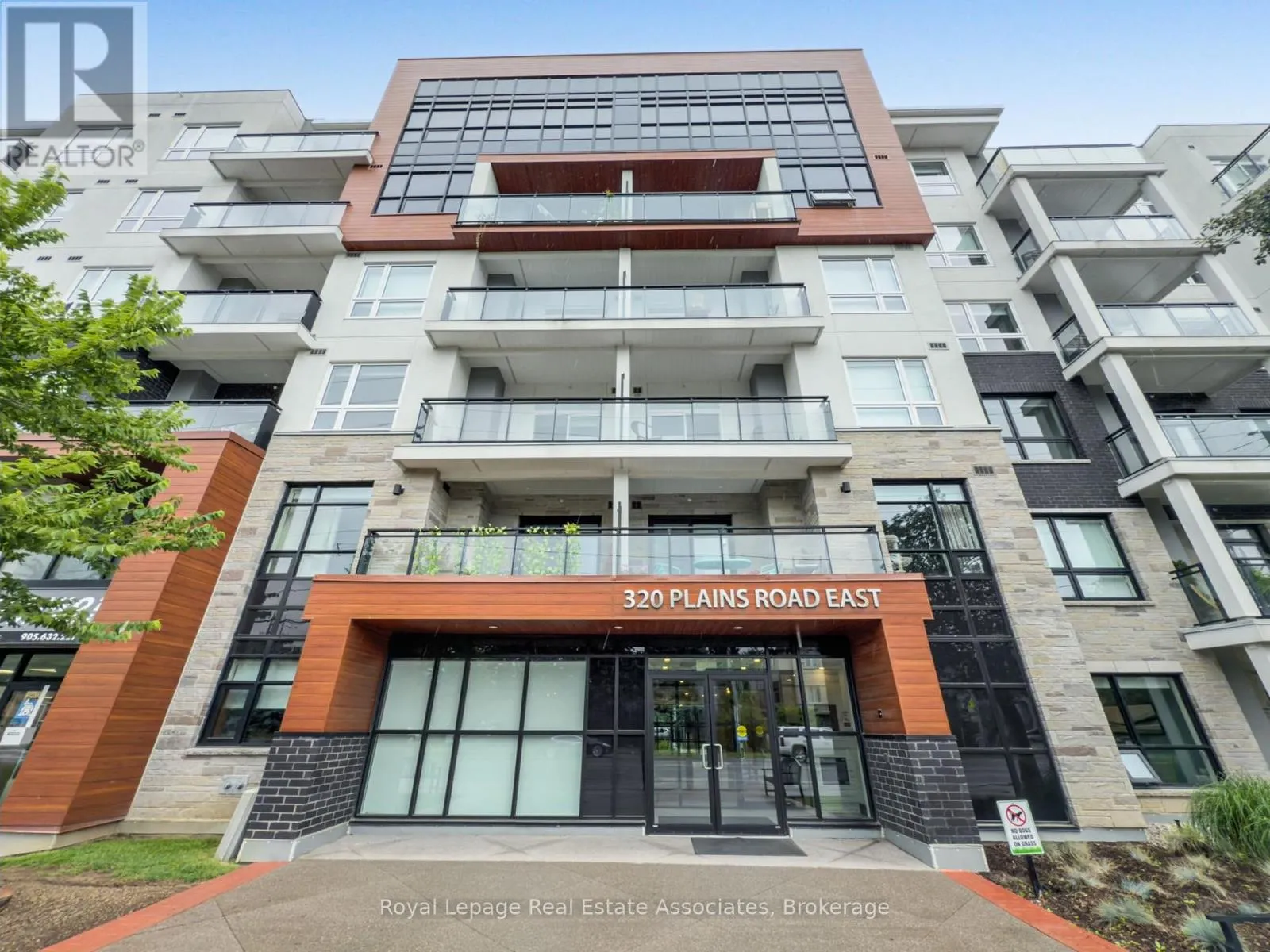409 - 320 PLAINS ROAD E