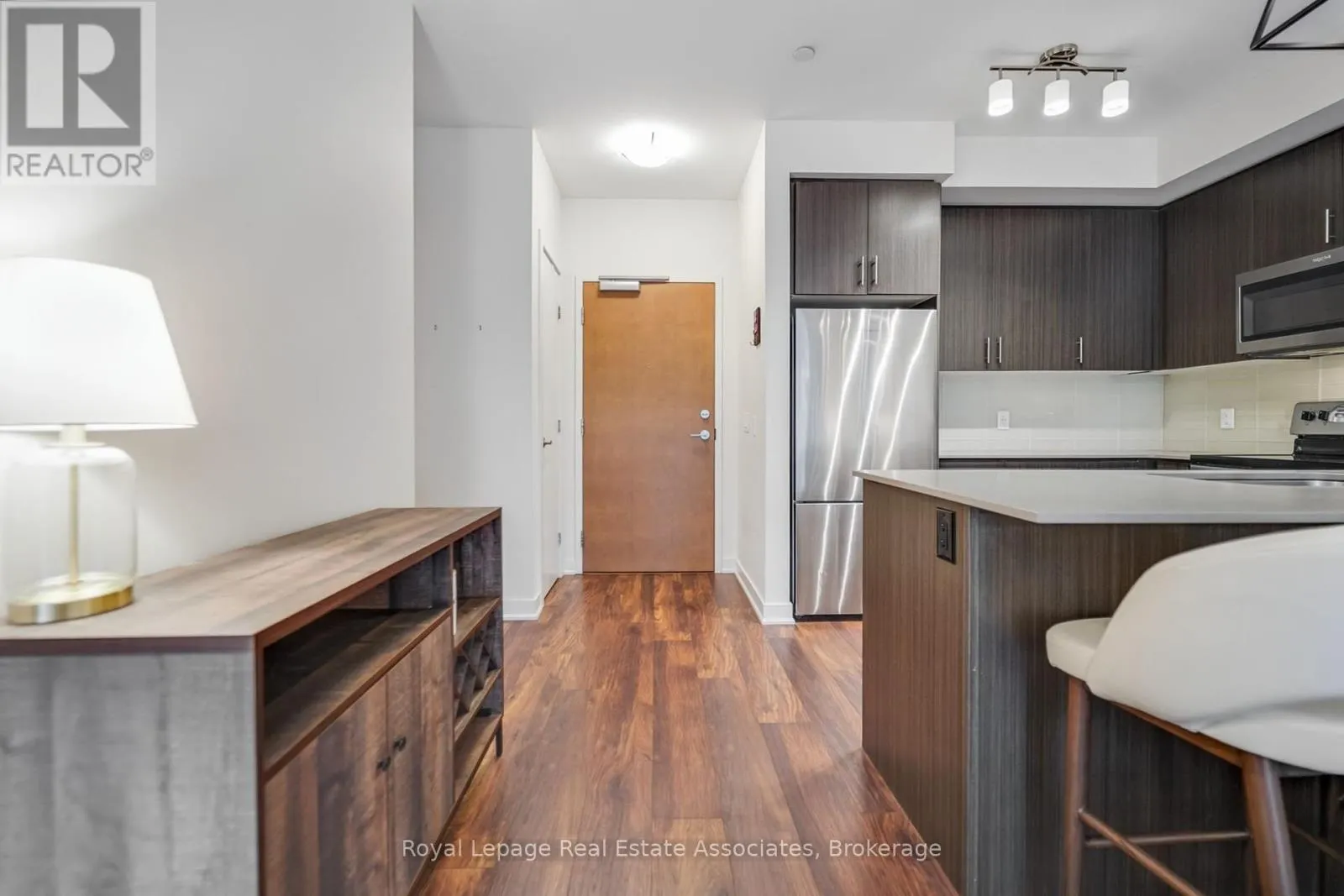 409 - 320 PLAINS ROAD E