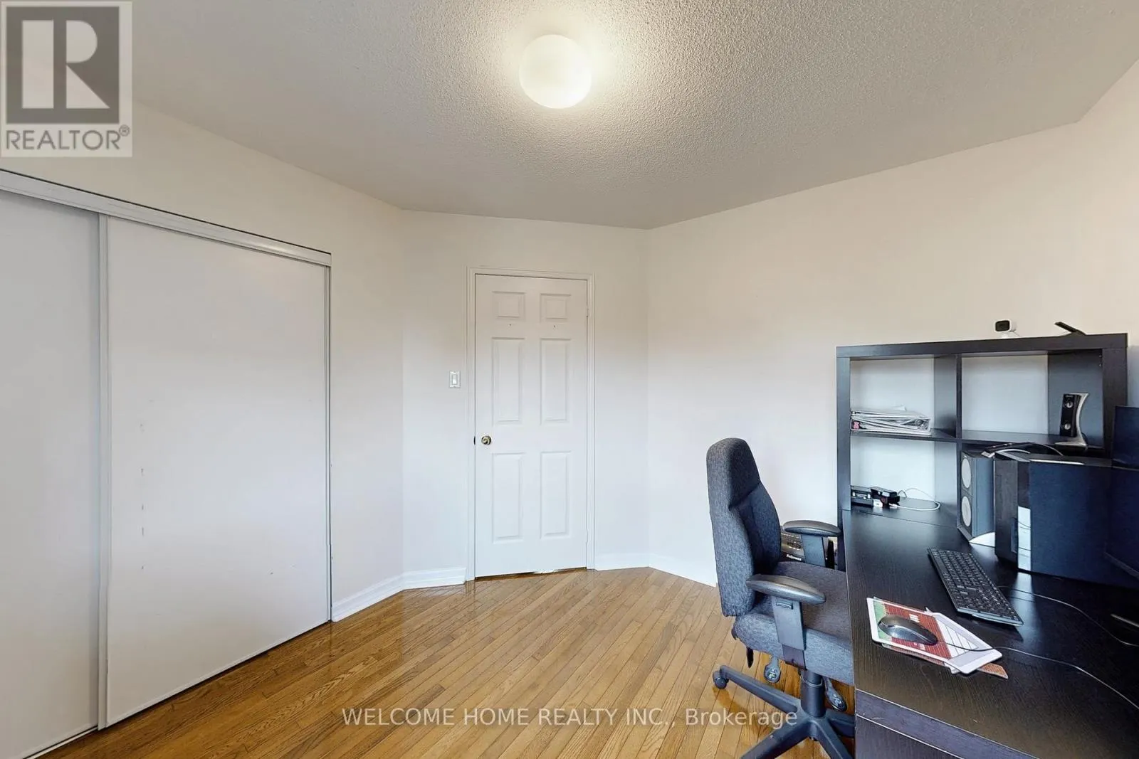 6079 LEESIDE CRESCENT