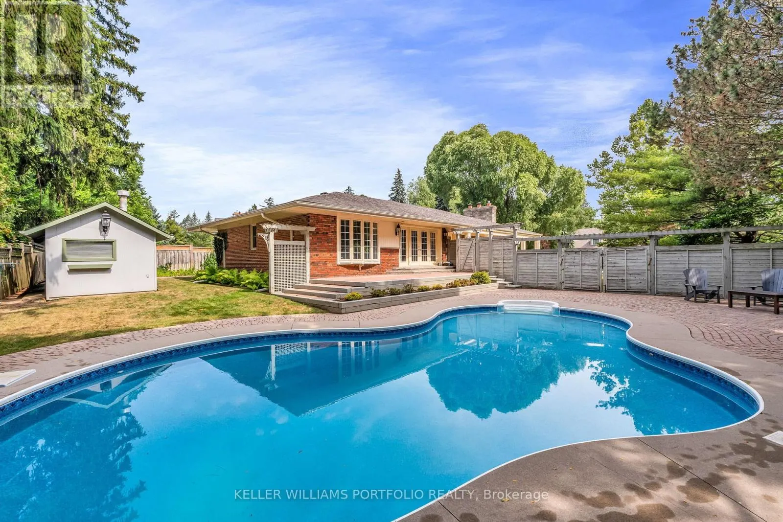 1123 LAKESHORE ROAD E